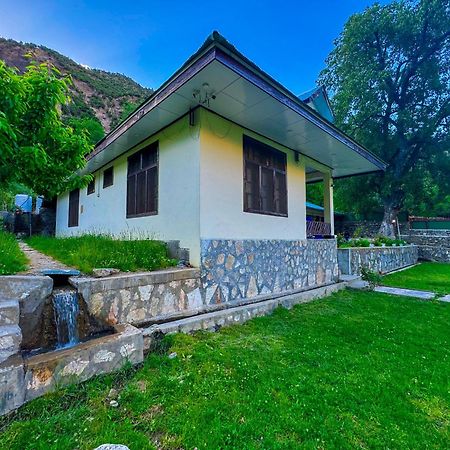 Chitral Inn Resort Экстерьер фото